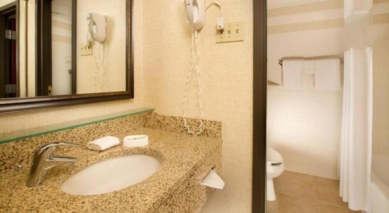 Hotel Lotus Kansas City Stadium Экстерьер фото
