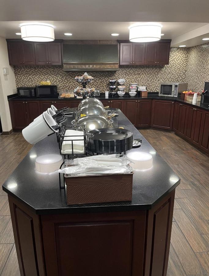 Hotel Lotus Kansas City Stadium Экстерьер фото